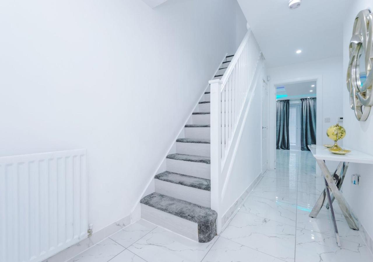 Luxury 3 Bedroom House Close To Manchester Center Dış mekan fotoğraf