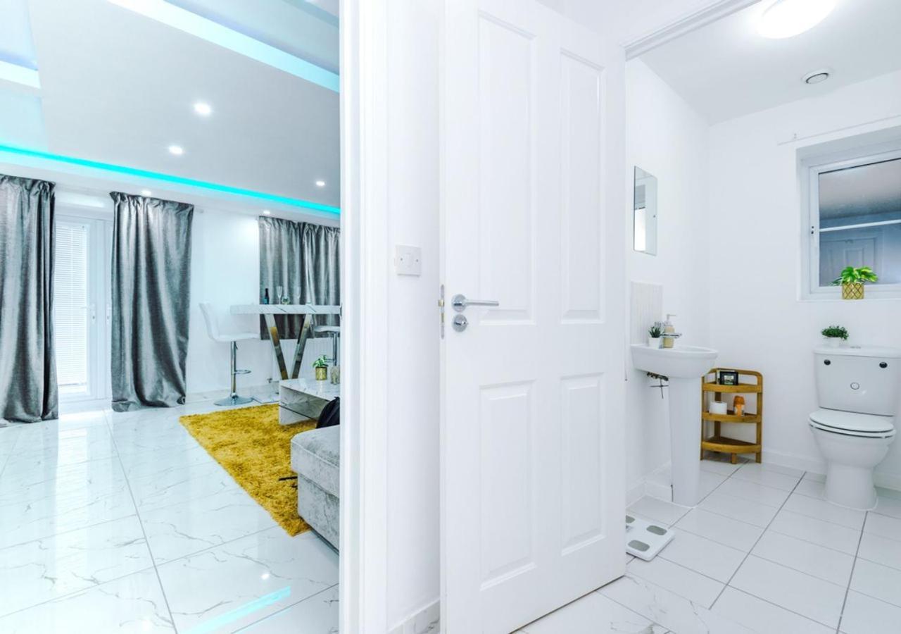 Luxury 3 Bedroom House Close To Manchester Center Dış mekan fotoğraf